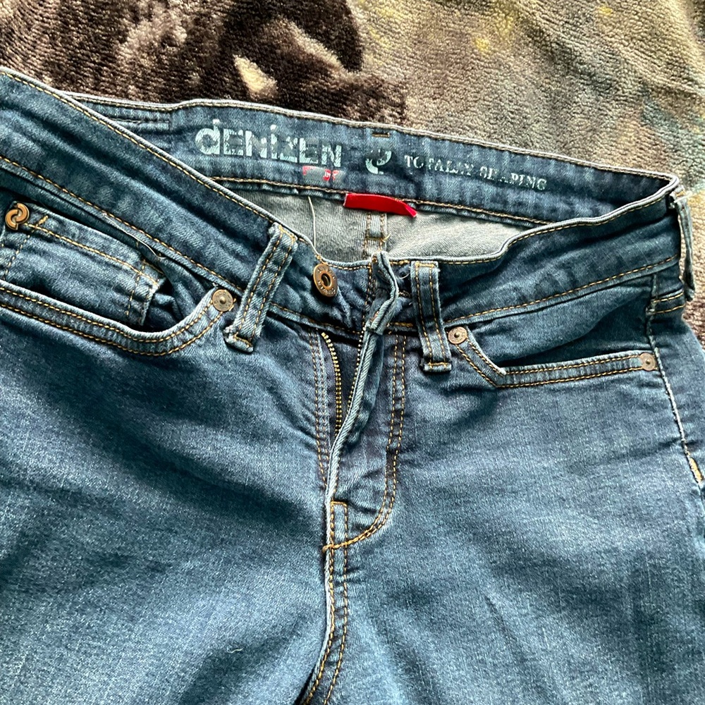 💸Denizen Bootcut Blue Jeans size 4💙👖